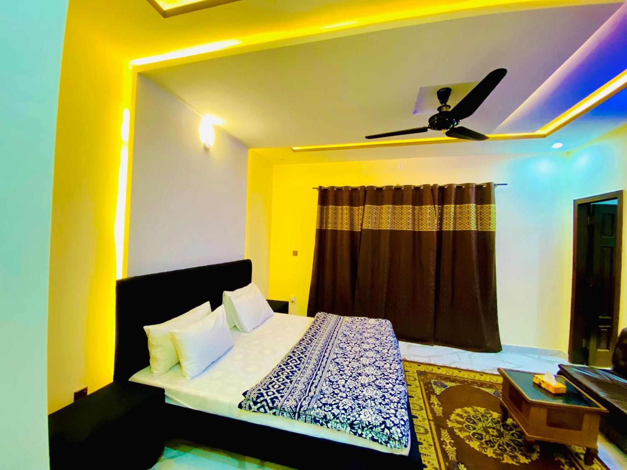 Moonlight Guest House Равалпинди Екстериор снимка