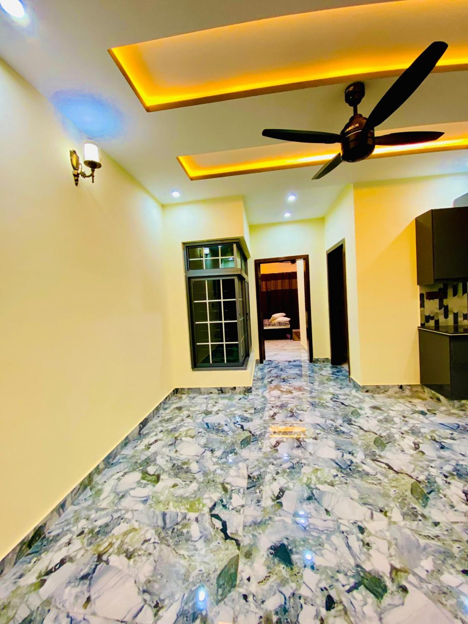 Moonlight Guest House Равалпинди Екстериор снимка