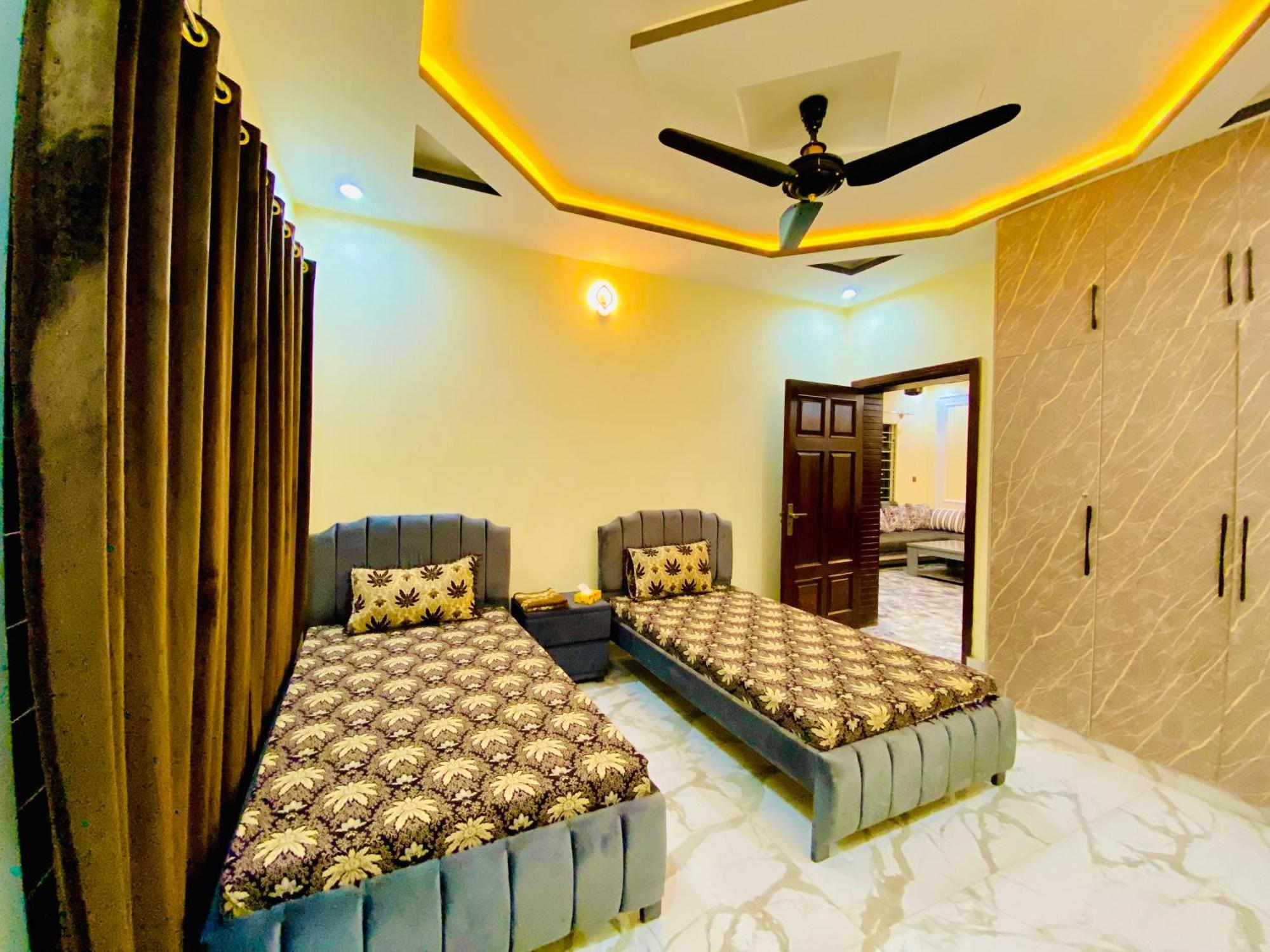 Moonlight Guest House Равалпинди Екстериор снимка