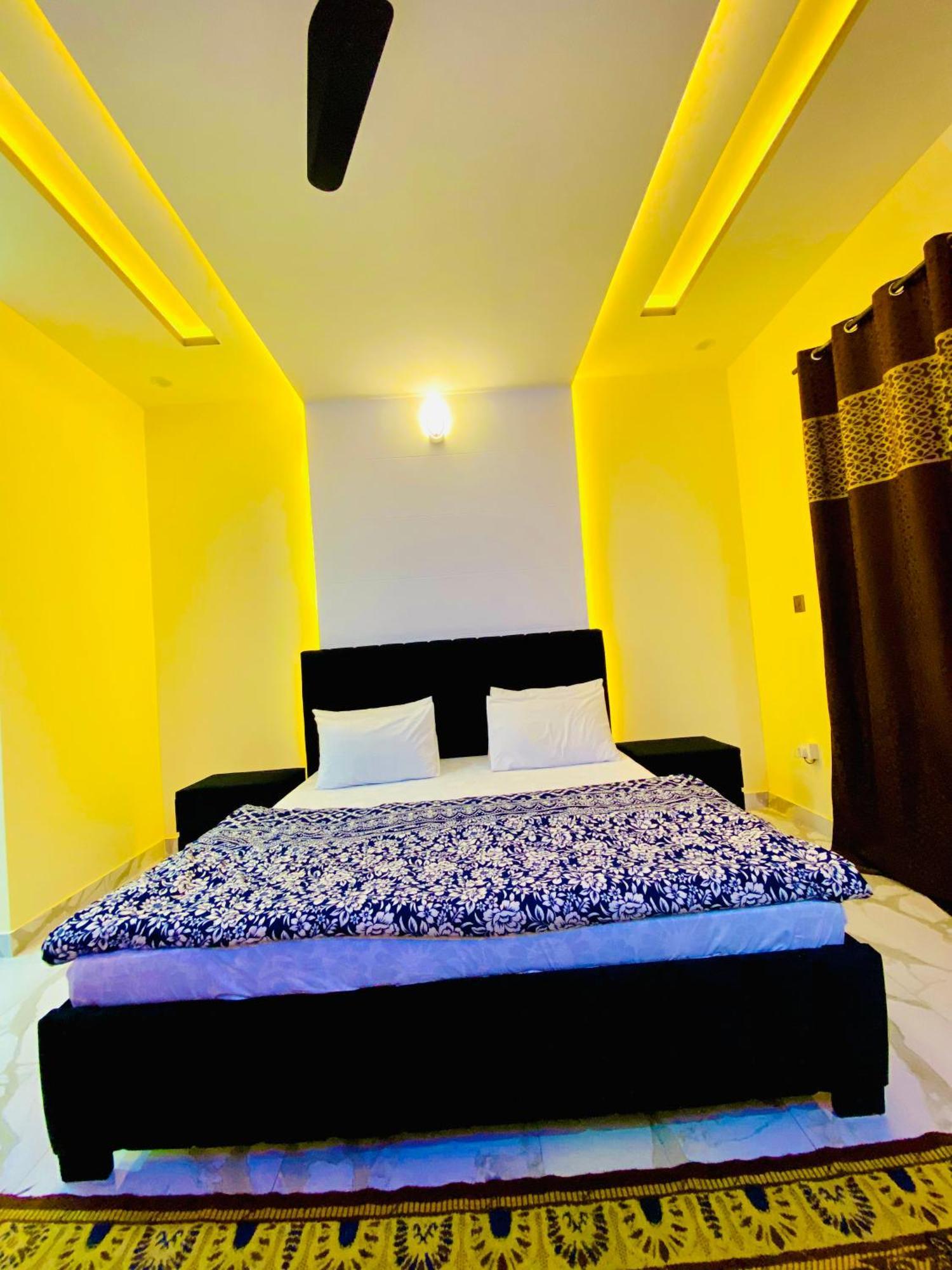 Moonlight Guest House Равалпинди Екстериор снимка