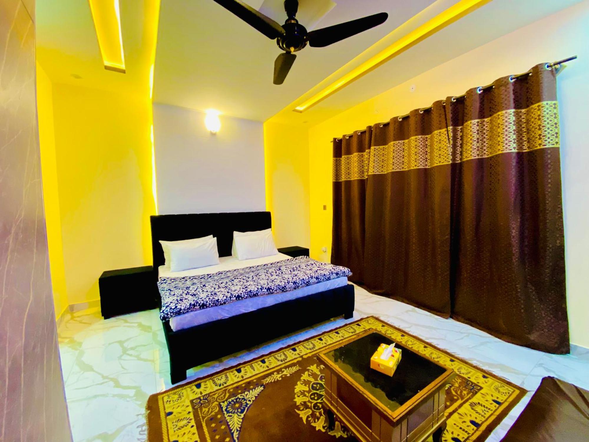 Moonlight Guest House Равалпинди Екстериор снимка