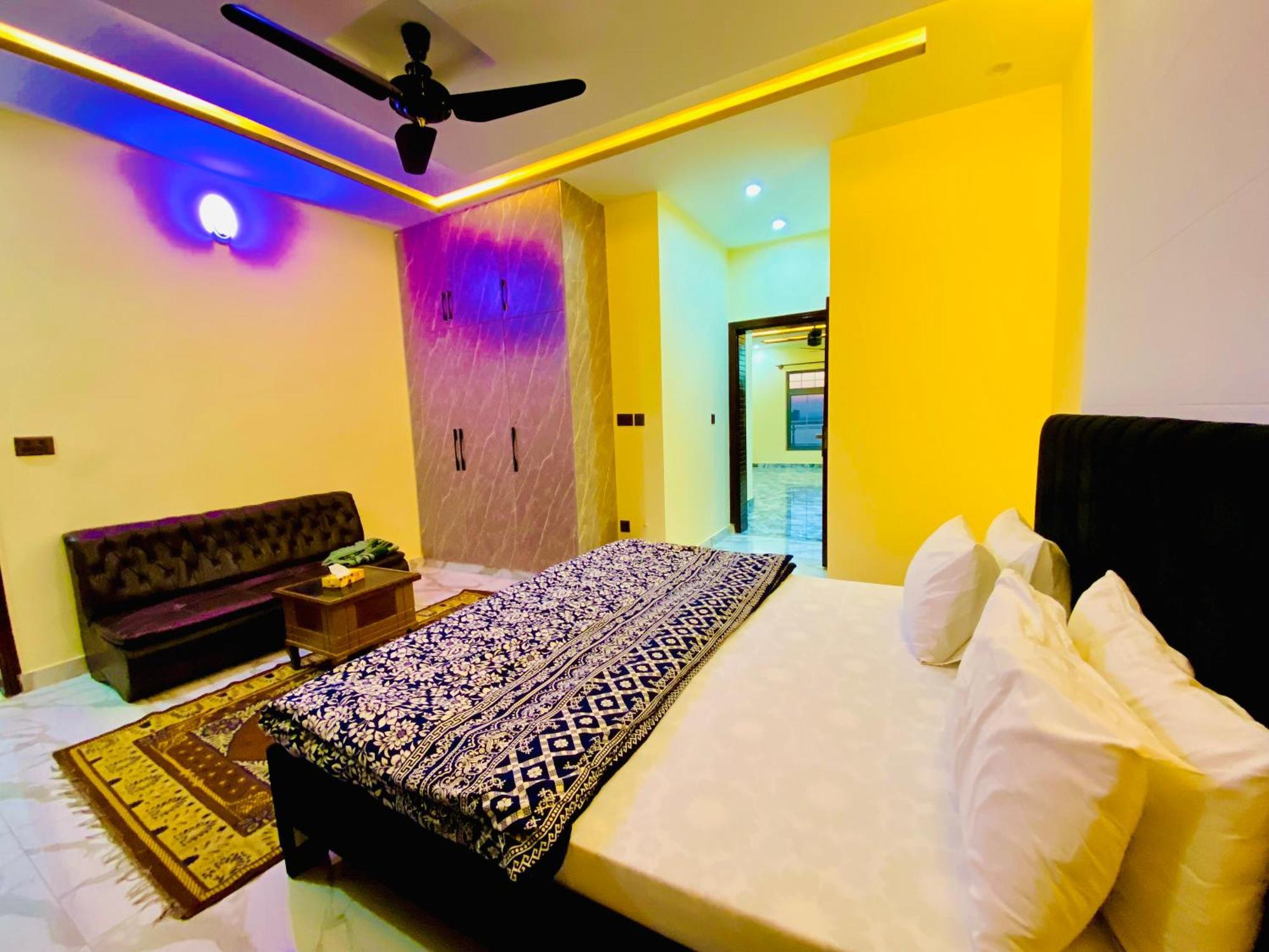 Moonlight Guest House Равалпинди Екстериор снимка