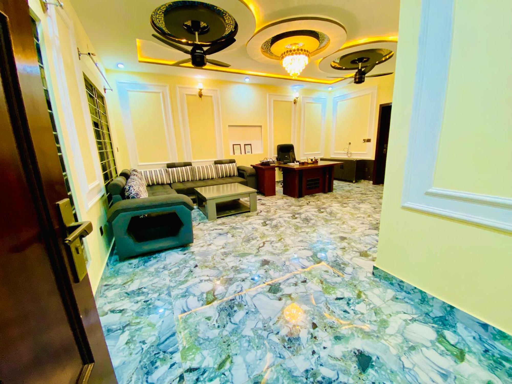 Moonlight Guest House Равалпинди Екстериор снимка