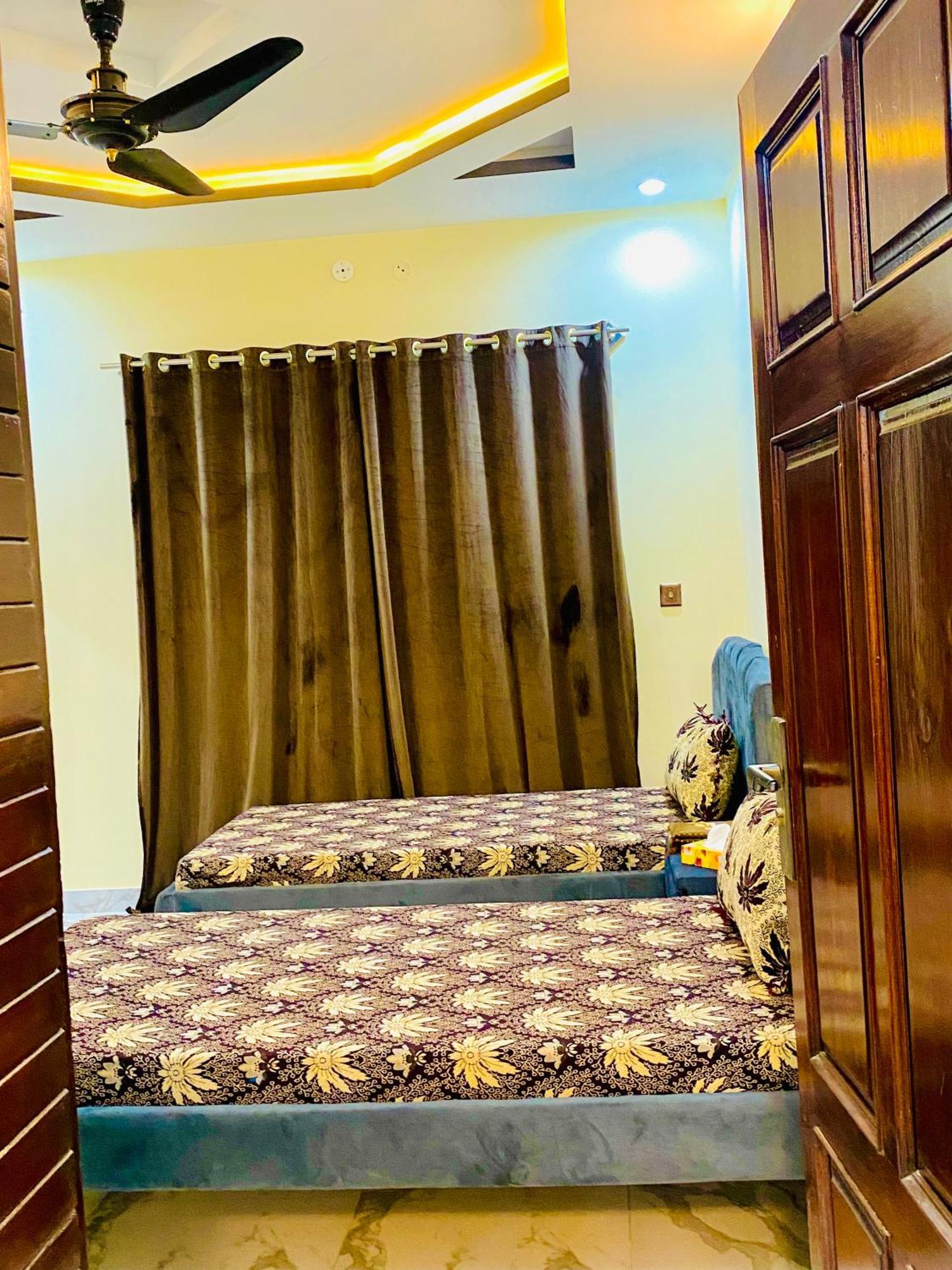 Moonlight Guest House Равалпинди Екстериор снимка
