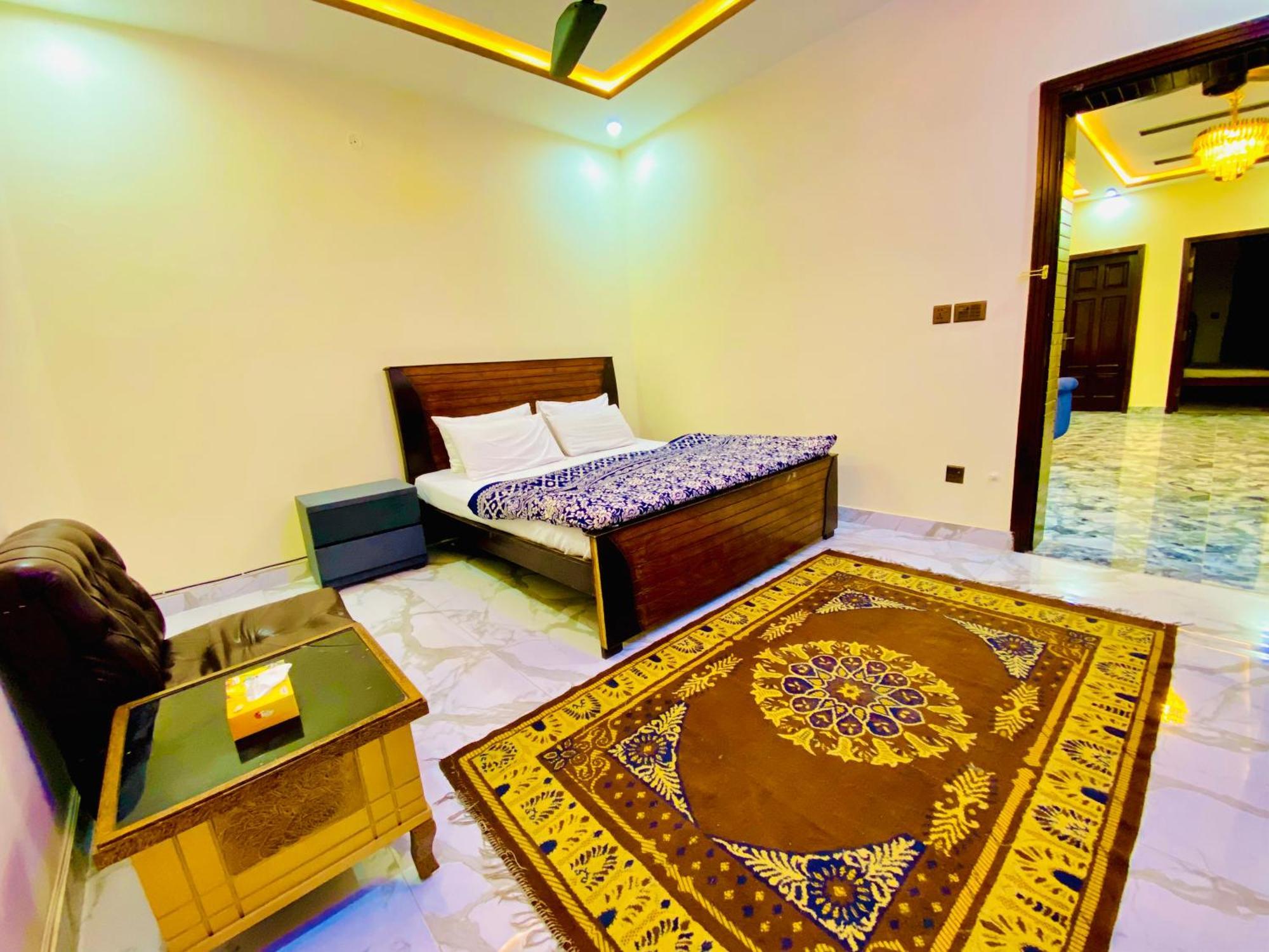 Moonlight Guest House Равалпинди Екстериор снимка