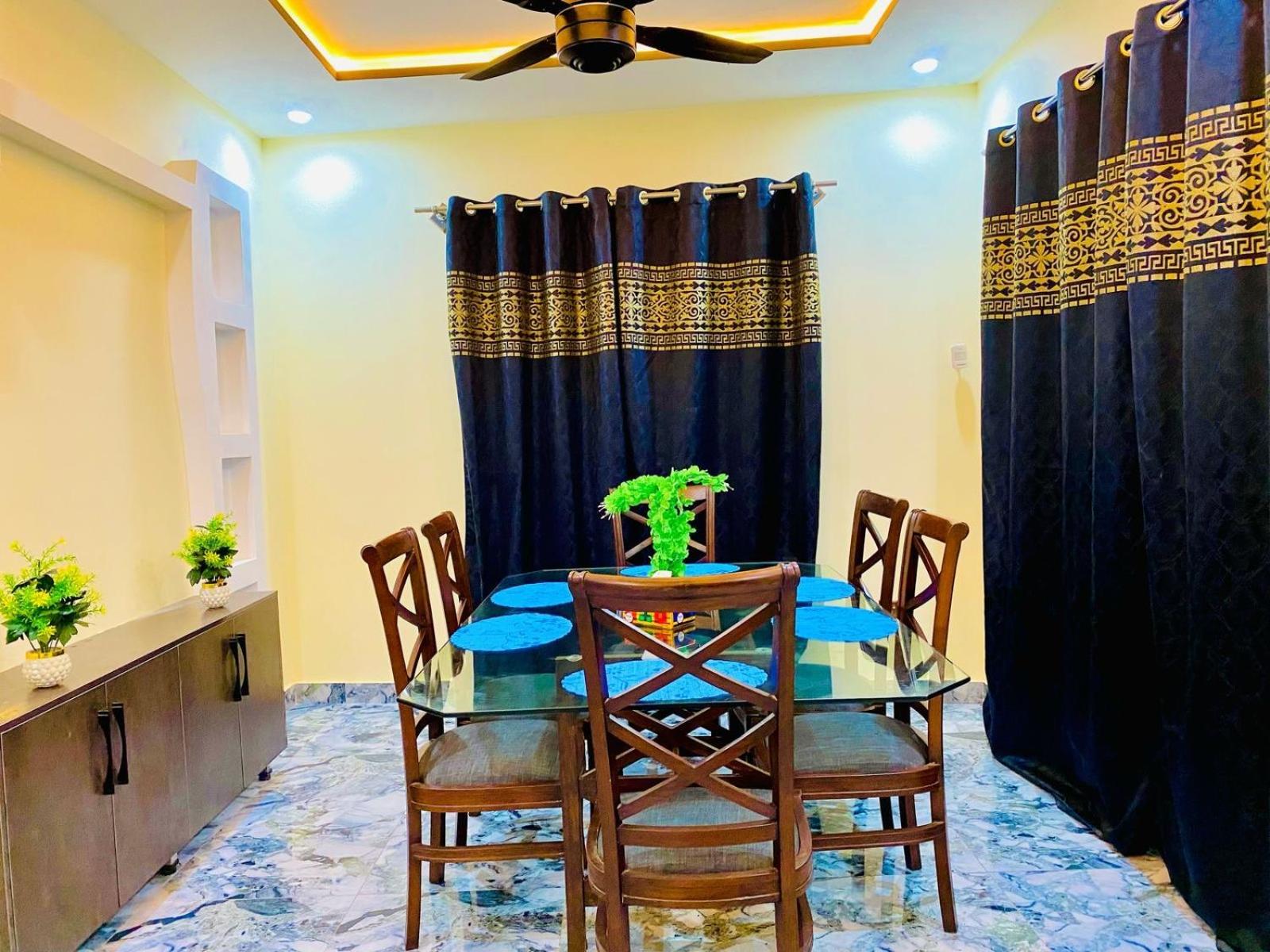 Moonlight Guest House Равалпинди Екстериор снимка
